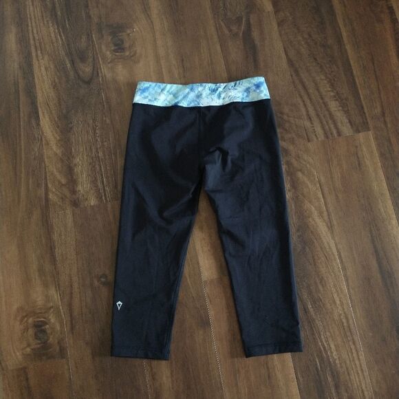 Ivivva Lululemon crop black legging capris 12 - Picture 2 of 2